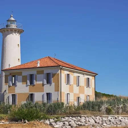 One Bedroom Coastal Gem - Beahost Apartment